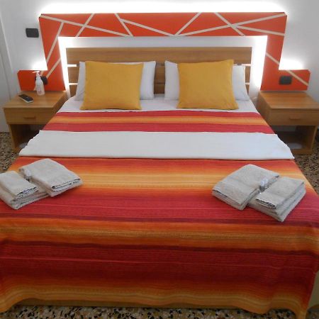 Le Rose Malpensa Bed & Breakfast Busto Arsizio Dış mekan fotoğraf