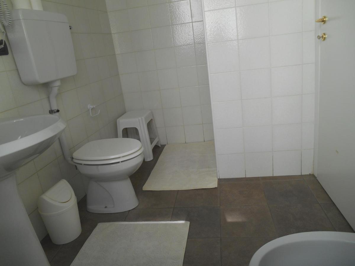 Le Rose Malpensa Bed & Breakfast Busto Arsizio Dış mekan fotoğraf