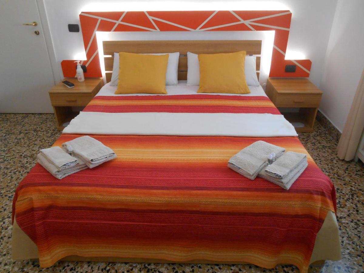 Le Rose Malpensa Bed & Breakfast Busto Arsizio Dış mekan fotoğraf