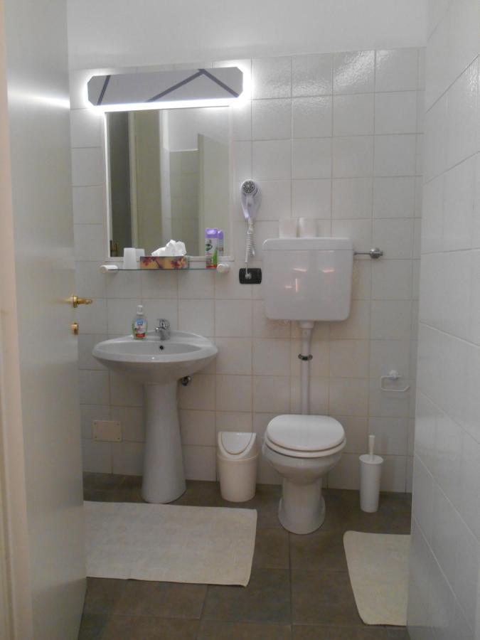 Le Rose Malpensa Bed & Breakfast Busto Arsizio Dış mekan fotoğraf