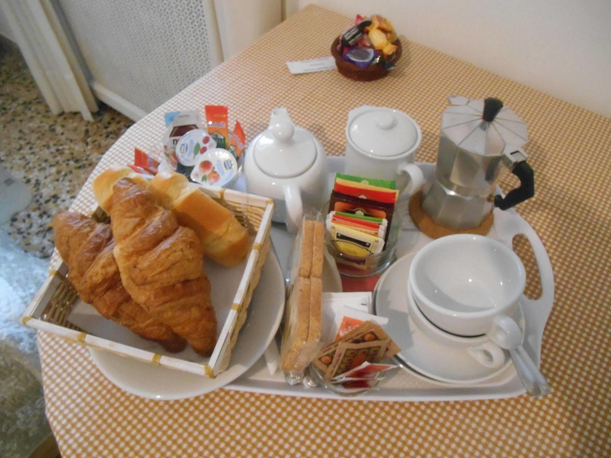 Le Rose Malpensa Bed & Breakfast Busto Arsizio Dış mekan fotoğraf