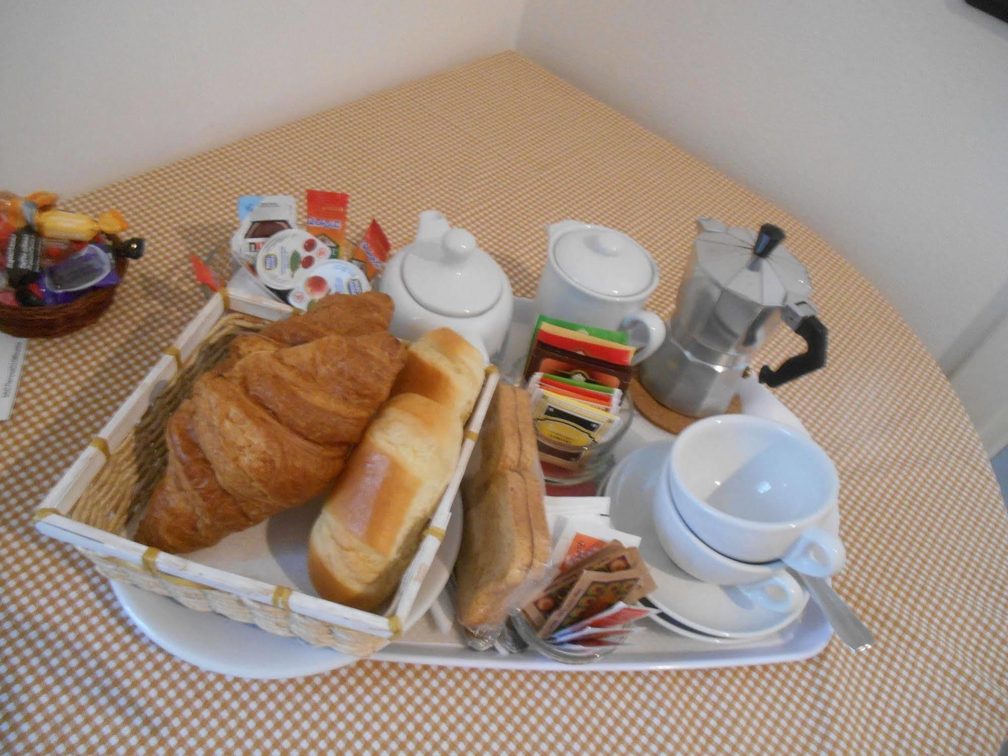 Le Rose Malpensa Bed & Breakfast Busto Arsizio Dış mekan fotoğraf