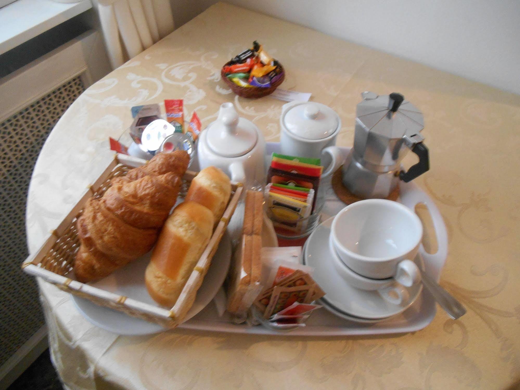 Le Rose Malpensa Bed & Breakfast Busto Arsizio Dış mekan fotoğraf